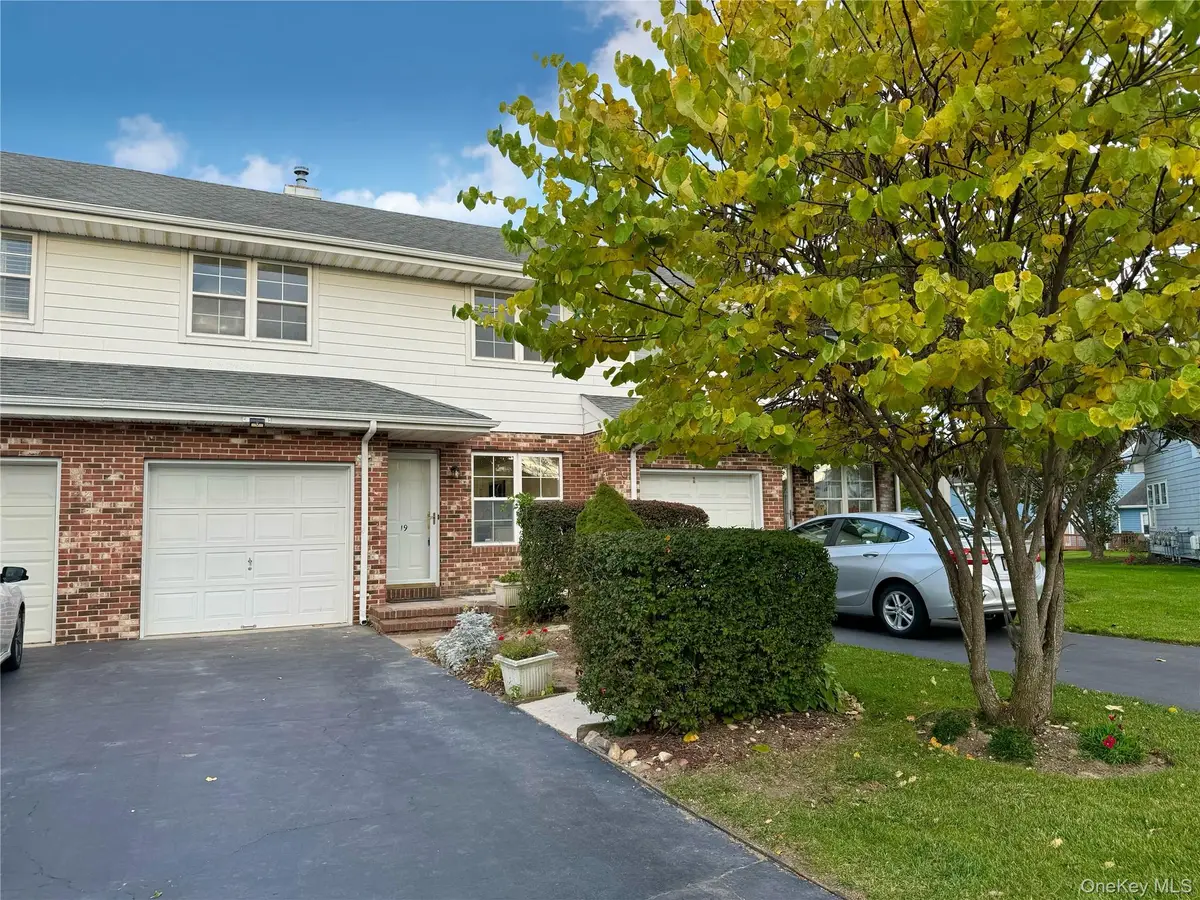 19 Broadlawn Drive #19, Central Islip, NY 11722 - Image #1