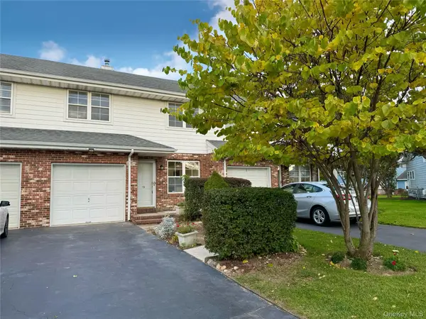 19 Broadlawn Drive #19, Central Islip, NY 11722