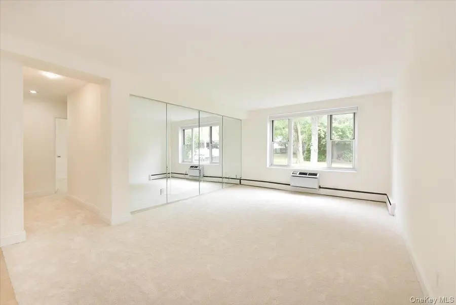 195 S Middle Neck Road #2-L, Great Neck, NY 11021 - Image #2