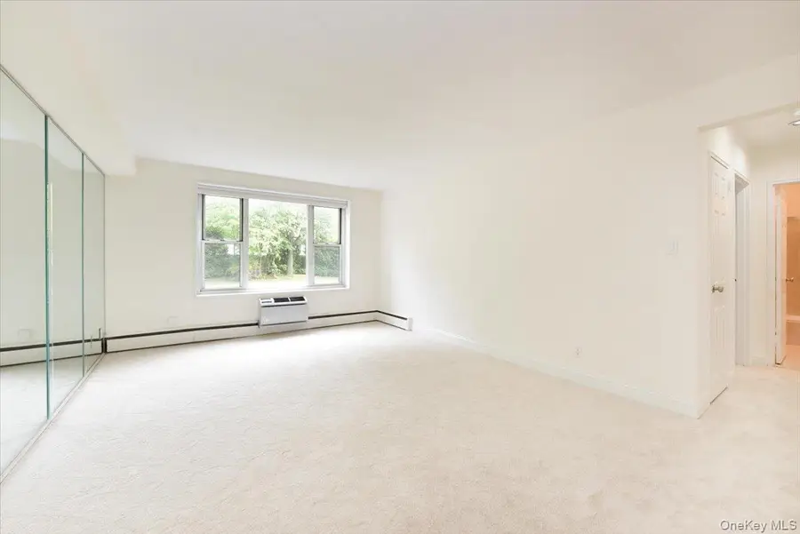 195 S Middle Neck Road #2-L, Great Neck, NY 11021 - Image #3