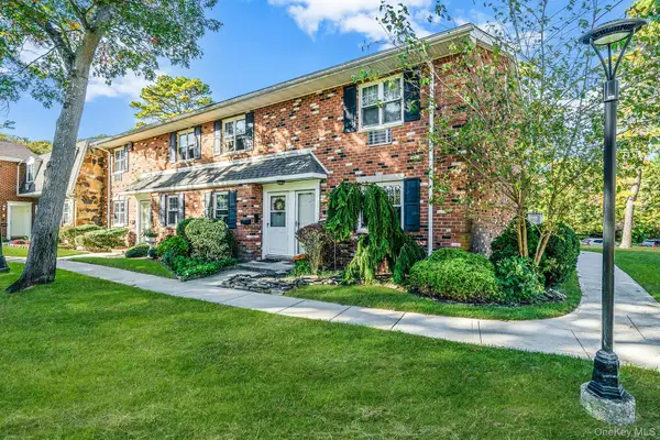 14 Glen Hollow Drive #E 1, Holtsville, NY 11742