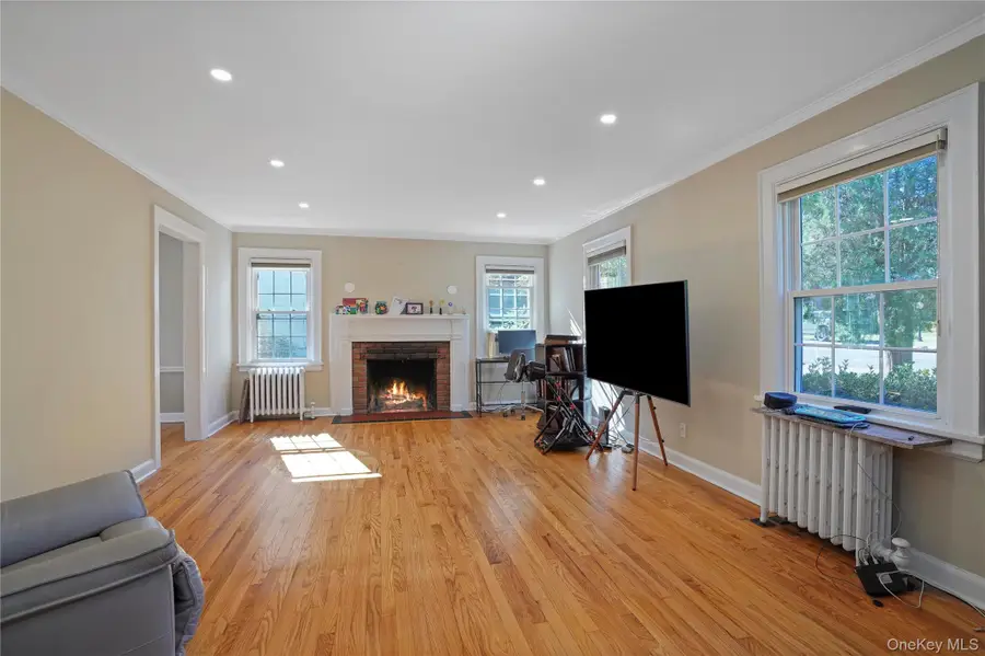 8 Craven Lane, White Plains, NY 10605 - Image #3