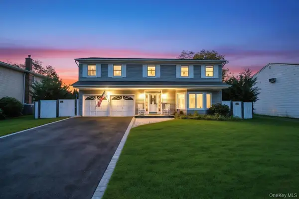 37 Columbine Lane, Kings Park, NY 11754