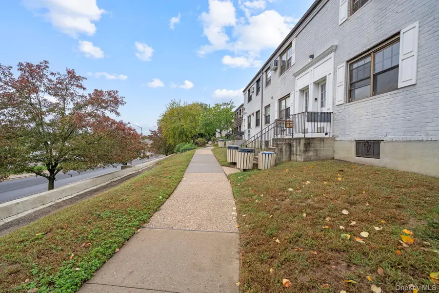 66-15 Park Drive East #B, Flushing, NY 11357 - Image #3