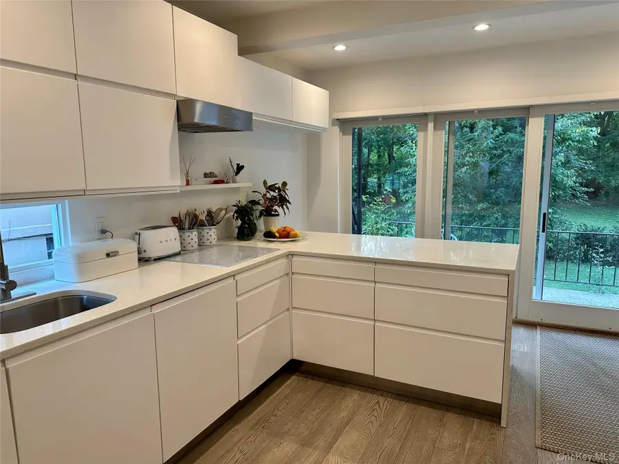 25 Parkway Road, Bronxville, NY 10708 - Image #3