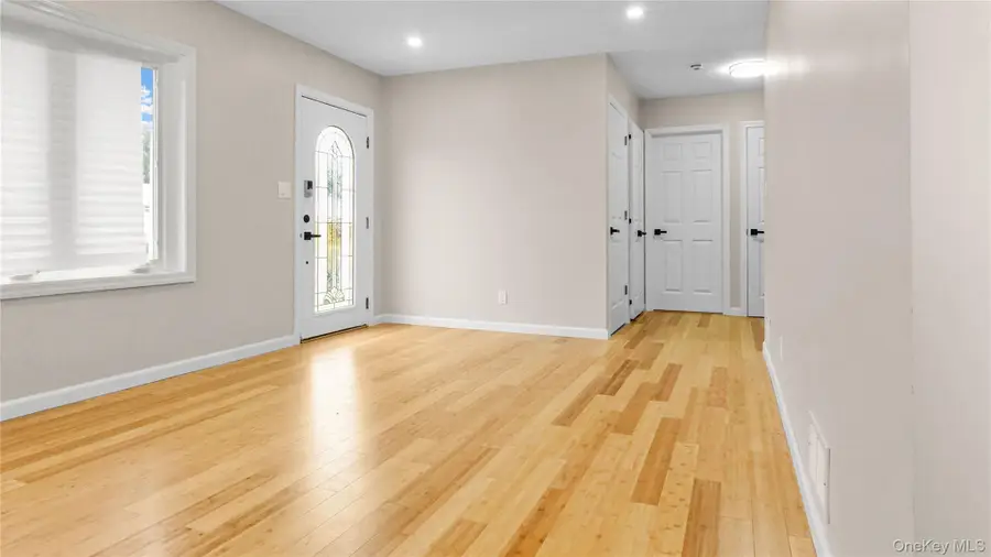 3 Beta Drive, Amityville, NY 11701 - Image #2