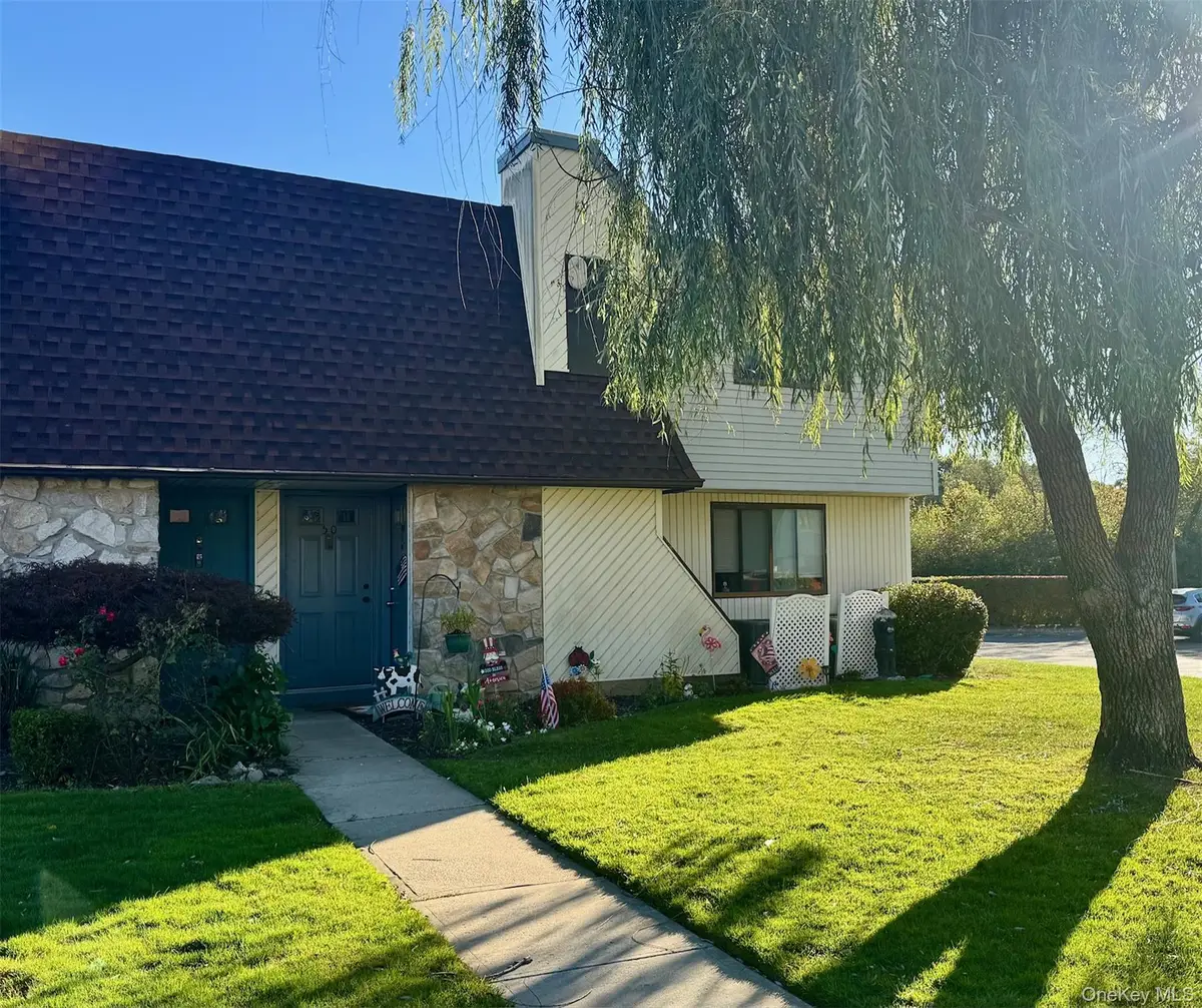 49 Pointe Circle S #49, Coram, NY 11727 - Image #1