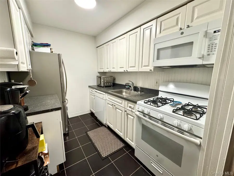 49 Pointe Circle S #49, Coram, NY 11727 - Image #2