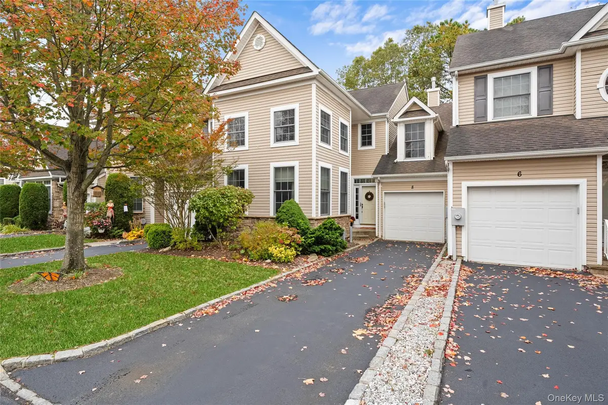8 Eagle Circle, Bohemia, NY 11716 - Image #1