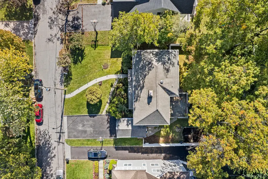 14 Wakefield Road, Scarsdale, NY 10583 - Image #2