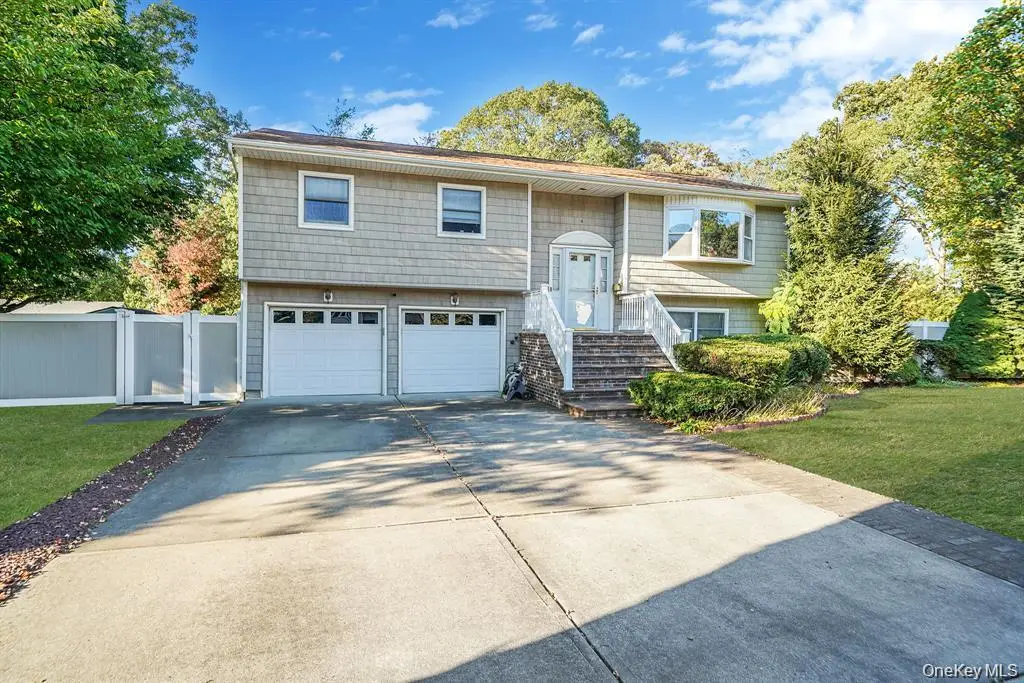 4 Zoe Court, Bay Shore, NY 11706 - Image #1