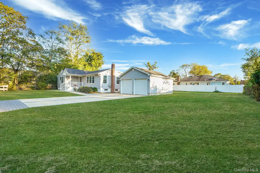 20 Pell Avenue, North Babylon, NY 11703 - Image #2