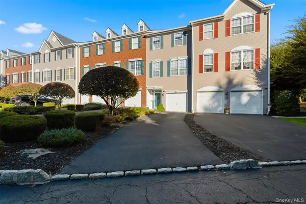 16 Autumn Drive, Nanuet, NY 10954