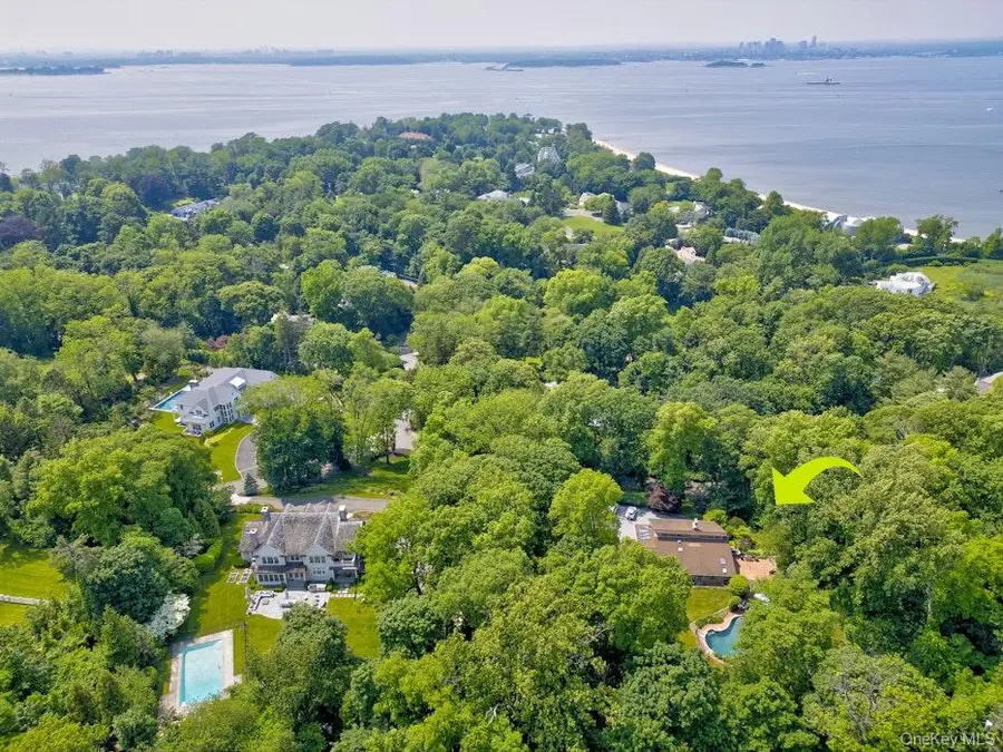 4 Sloanes Court, Sands Point, NY 11050 - Image #3