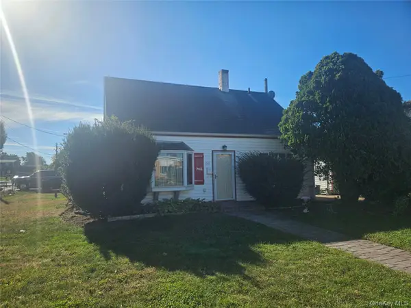 544 Dryden Street, Westbury, NY 11590