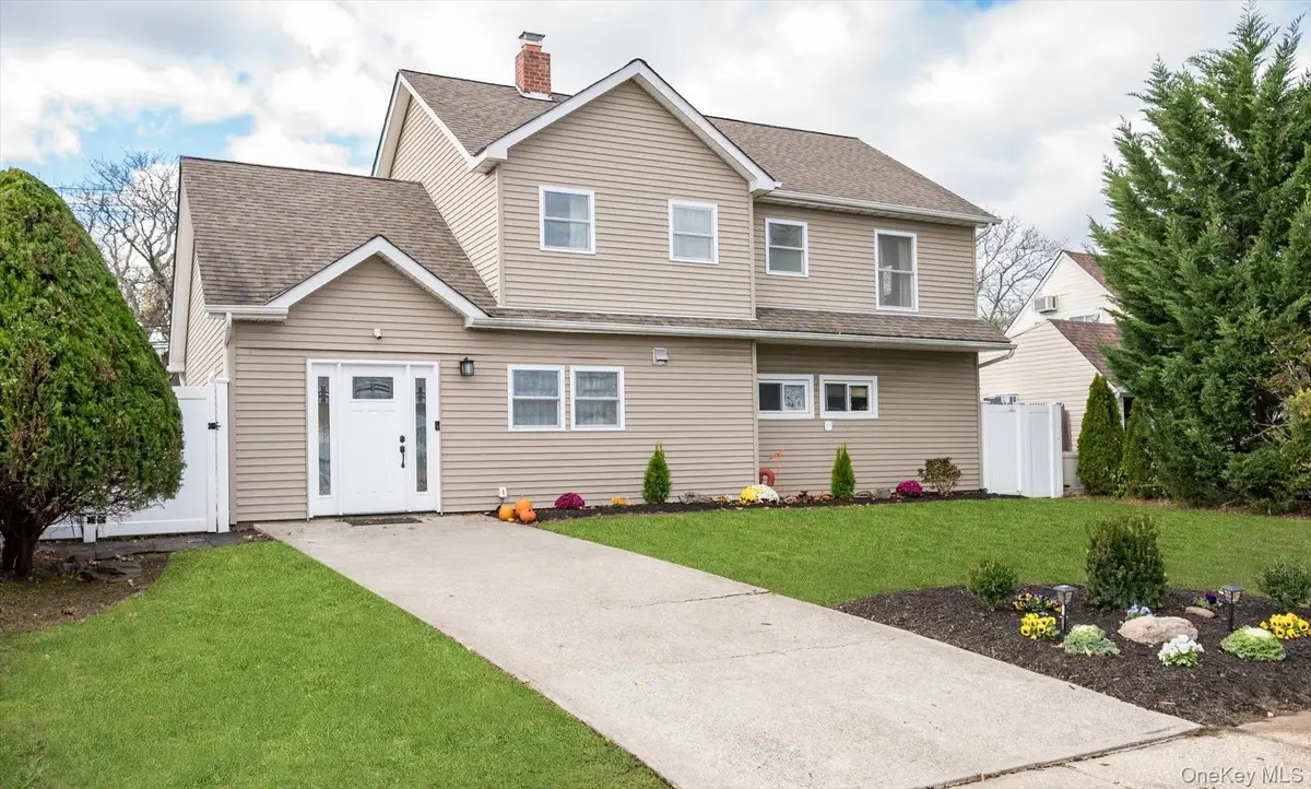 98 Hardy Lane, Westbury, NY 11590 - Image #1