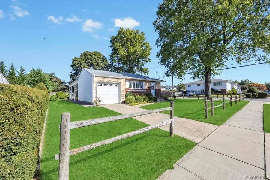 7 Montana Street, Hicksville, NY 11801 - Image #2