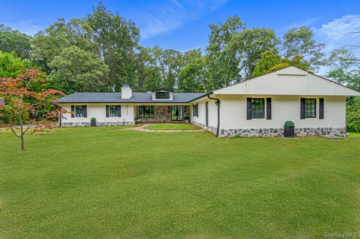 32 Rustic Gate Lane, Dix Hills, NY 11746 - Image #1