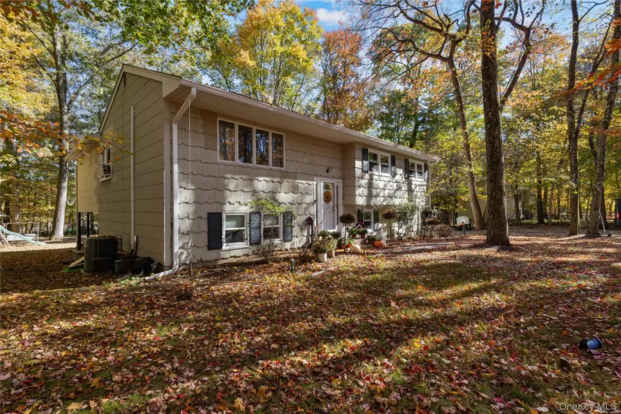 19 Apple Blossom Court, Airmont, NY 10952 - Image #3