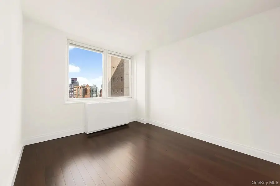 212 East 47th St #30D, Manhattan, NY 10017 - Image #2