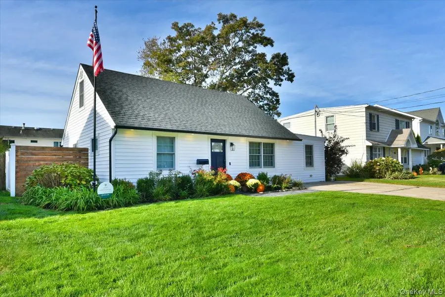 321 Brendan Avenue, Massapequa, NY 11758 - Image #3