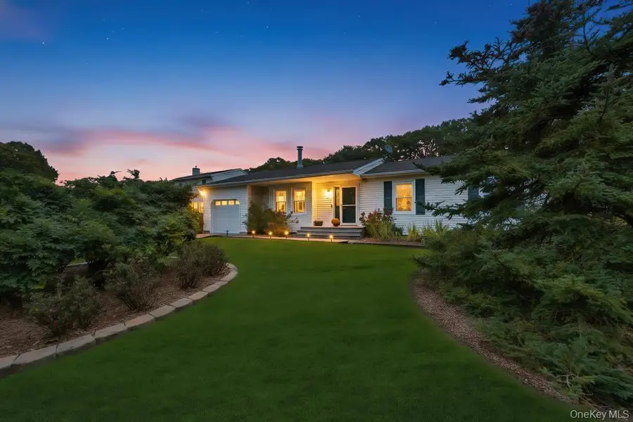 47 Evelyn Court, Manorville, NY 11949 - Image #2