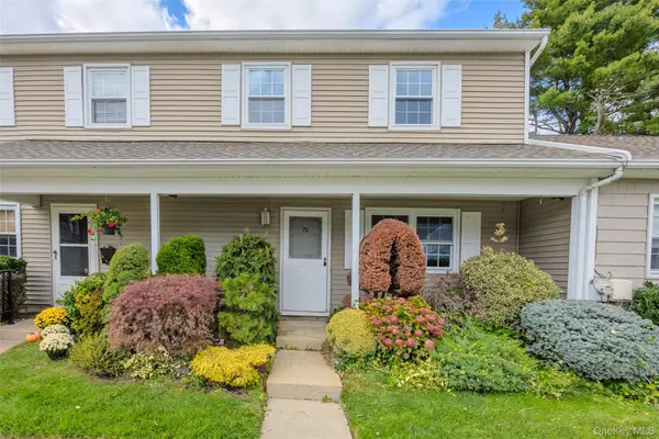 78 Hayloft Court, Huntington Station, NY 11746