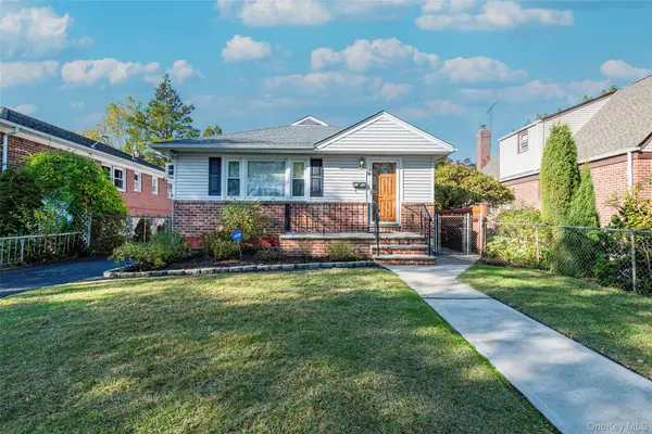 79-12 268th Street, Floral Park, NY 11004