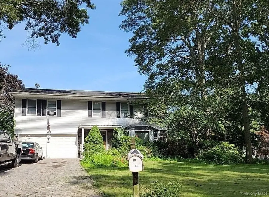 42 Maple Glen Lane, Nesconset, NY 11767 - Image #2