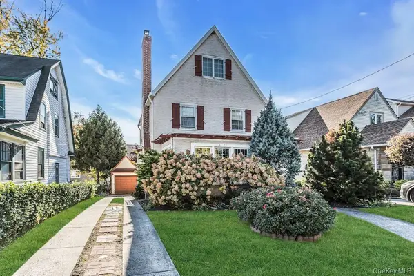 4172 Glenwood Street, Little Neck, NY 11363