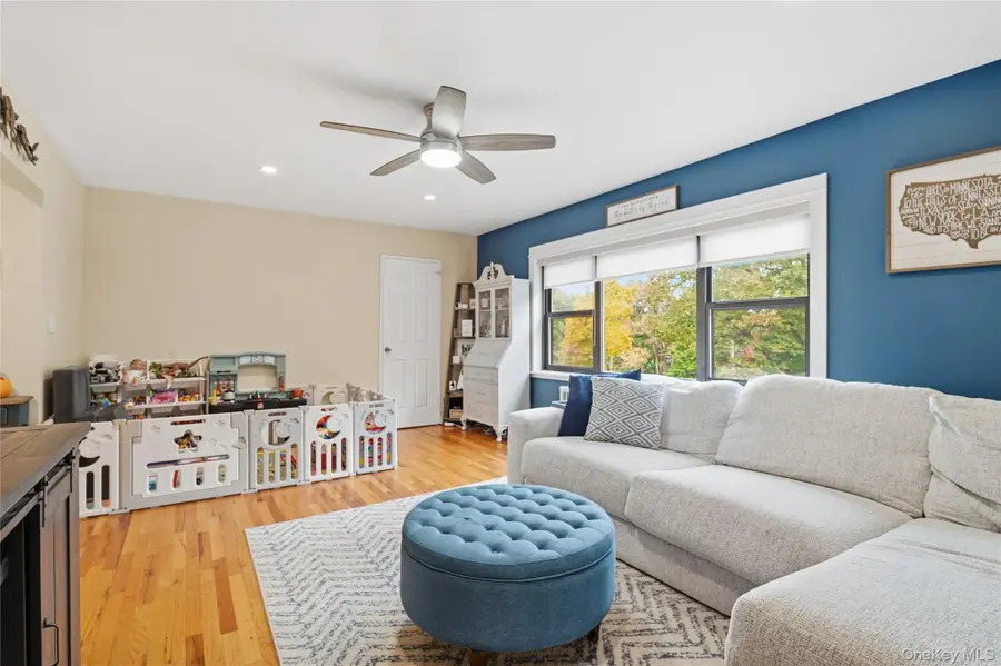 317 Main Street #D, Roslyn, NY 11576 - Image #2