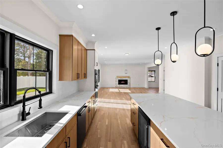 121 Dean Street, Hicksville, NY 11801 - Image #3