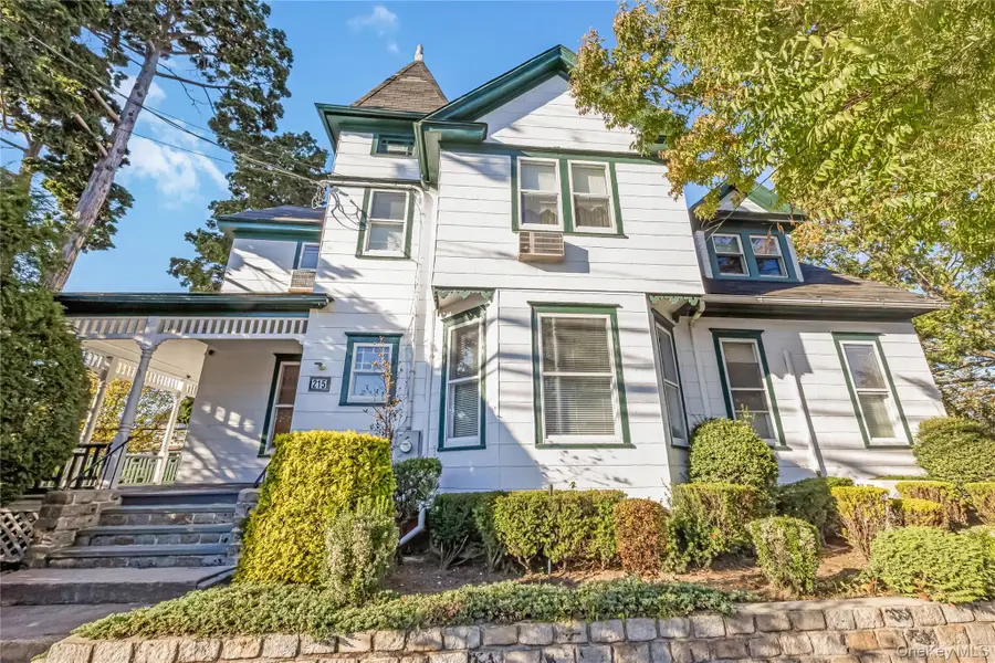 215 Conklin Street, Farmingdale, NY 11735 - Image #2