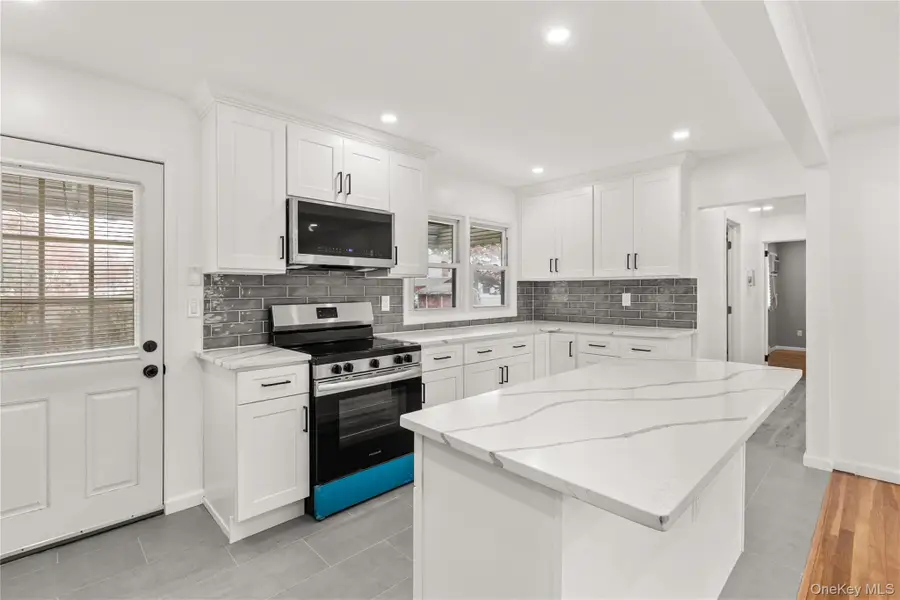 104 E Gates Avenue, Lindenhurst, NY 11757 - Image #3