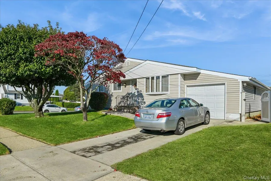 413 Grand Boulevard, Deer Park, NY 11729 - Image #2