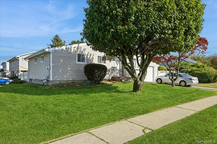 413 Grand Boulevard, Deer Park, NY 11729 - Image #3