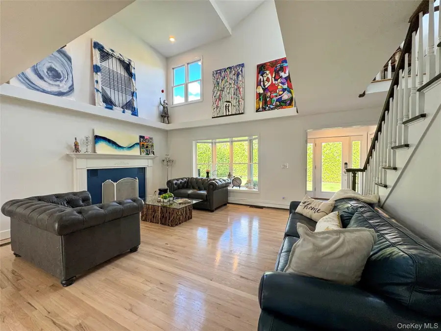 137 South Road, Westhampton, NY 11977 - Image #3