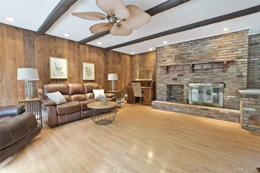 72 Mahogany Road, Rocky Point, NY 11778 - Image #2