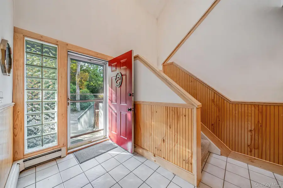 484 Brookhaven Avenue, Riverhead, NY 11901 - Image #3