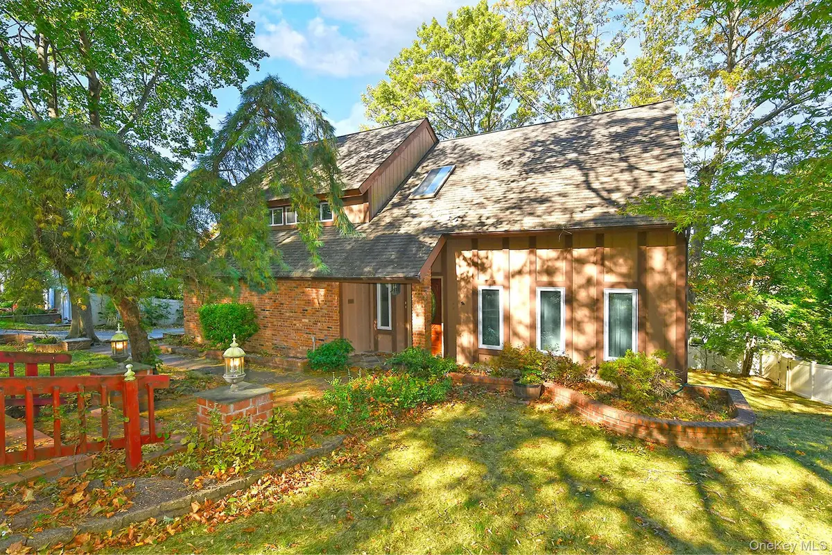 5 Melia Way, Huntington Station, NY 11746 - Image #1