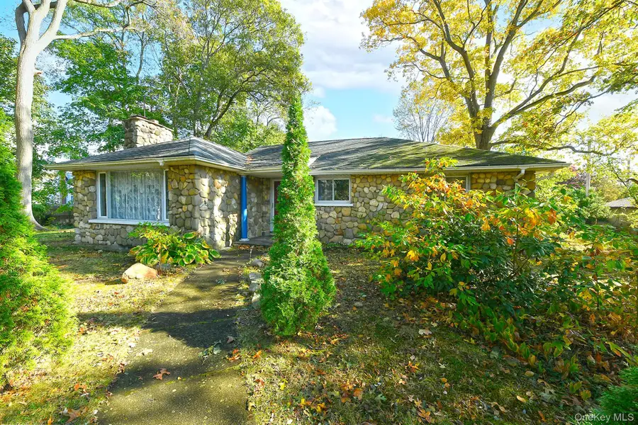 106 Iceland Drive, South Huntington, NY 11746 - Image #2