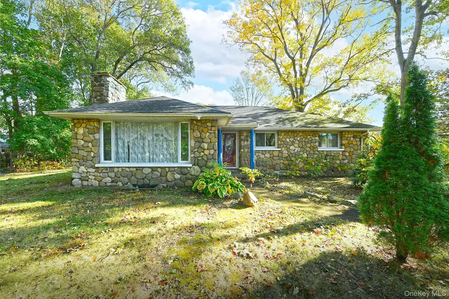 106 Iceland Drive, South Huntington, NY 11746 - Image #3