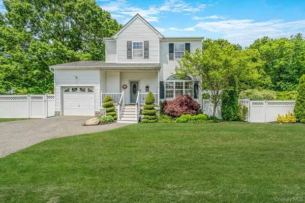 3 Iowa Avenue, Port Jefferson Station, NY 11776