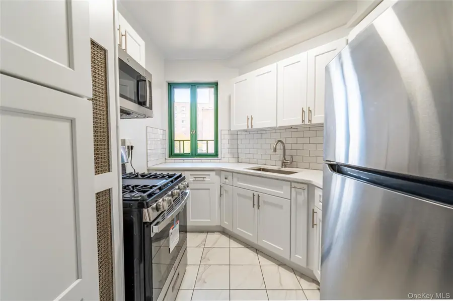 11 Metropolitan Oval #5F, Bronx, NY 10462 - Image #2