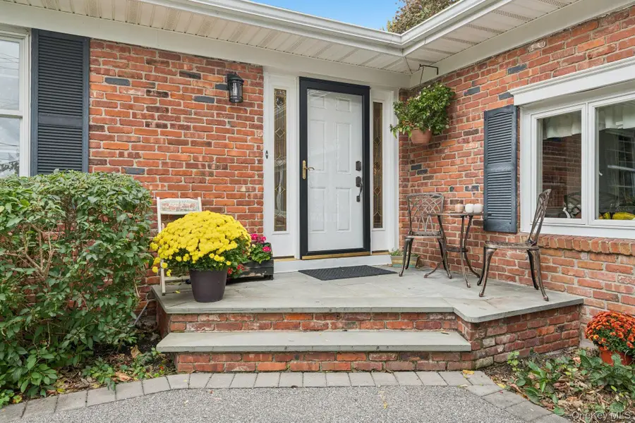 312 Great River Road, Great River, NY 11739 - Image #2