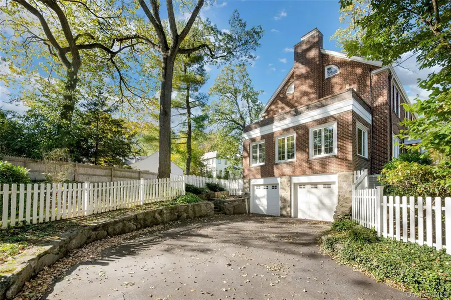 19 Huguenot Drive, Larchmont, NY 10538 - Image #2