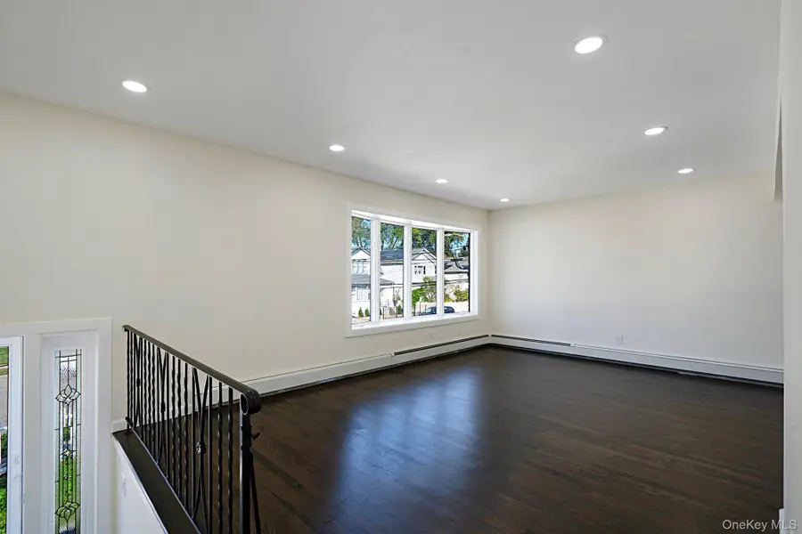 184 Wellesley Street, Hempstead, NY 11550 - Image #2