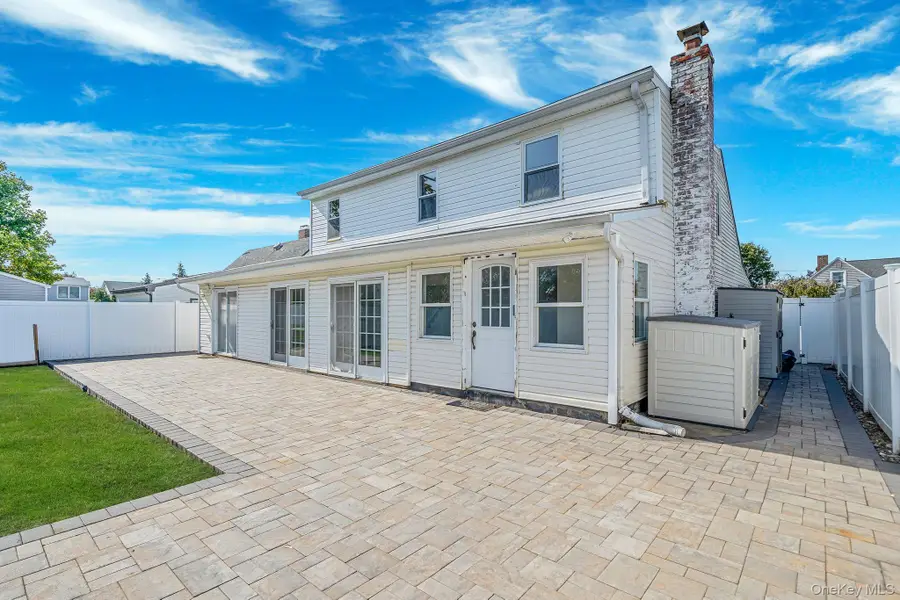 37 Chickadee Lane, Levittown, NY 11756 - Image #3