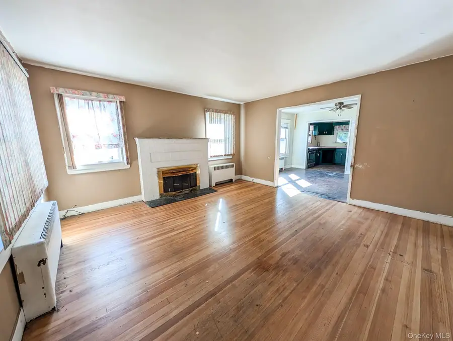 909 2nd Street N, East Northport, NY 11731 - Image #3