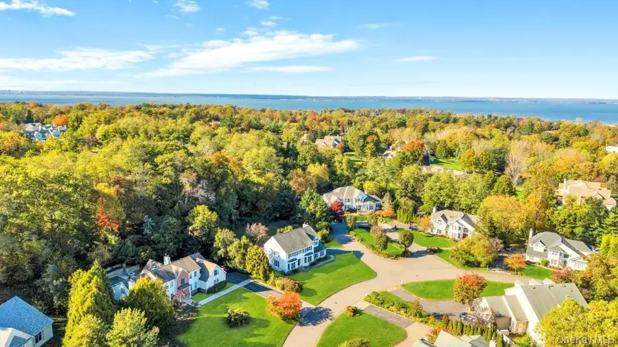 9 Tappanwood Drive, Locust Valley, NY 11560 - Image #3